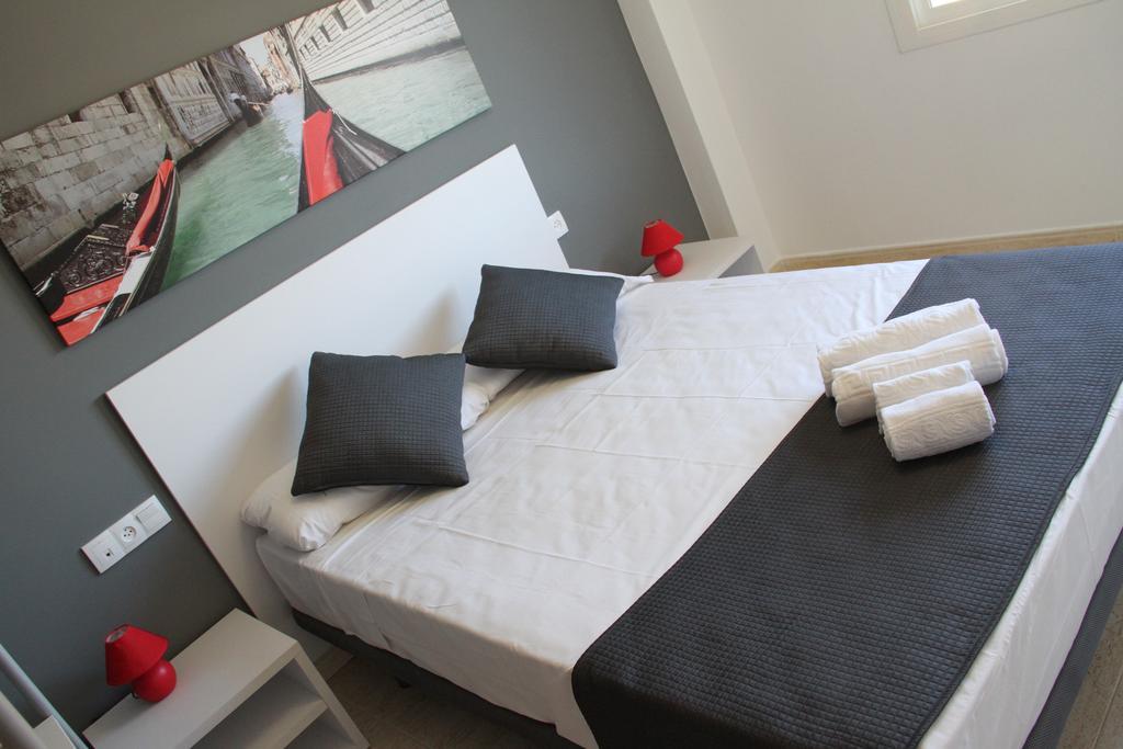 For A Stay Aqua Salou Bagian luar foto